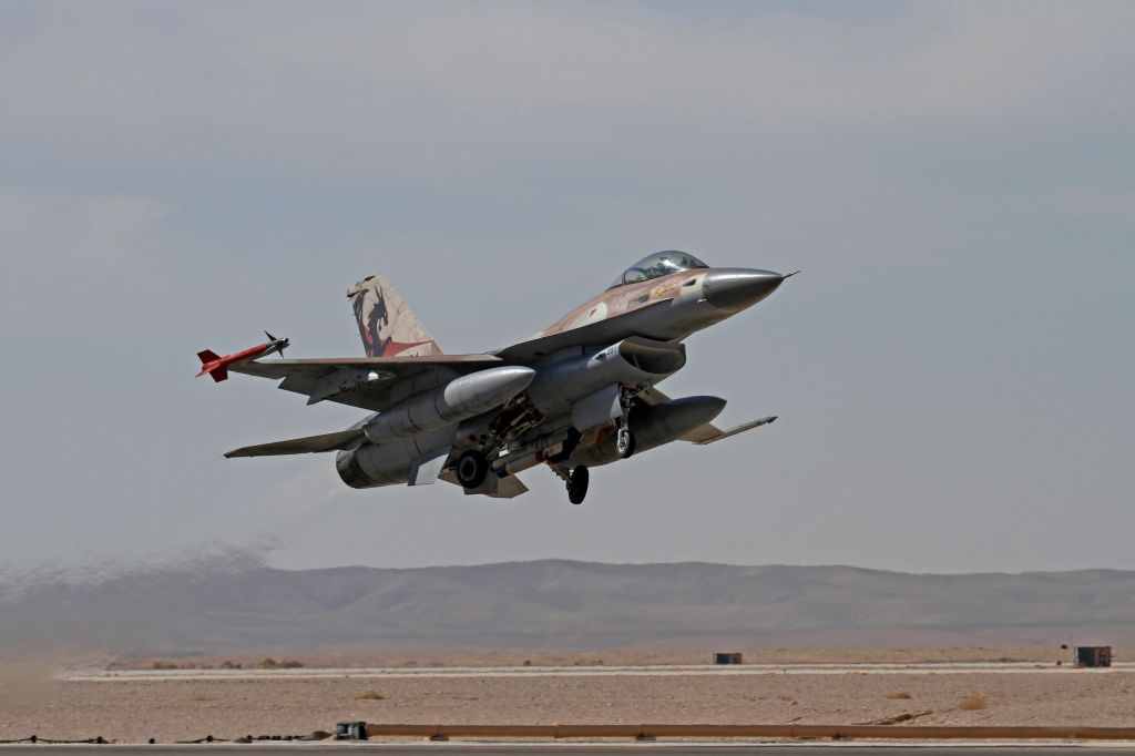An Israeli F-16 during an exercise on November 25, 2013. (Ofer Zidon/Flash90)