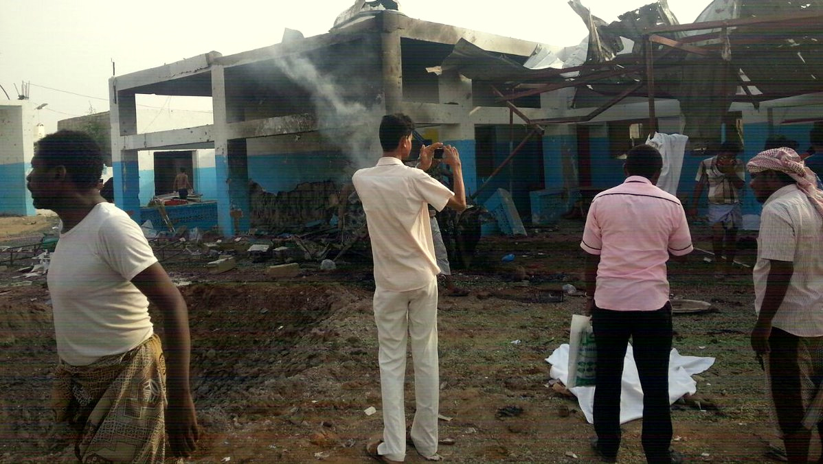 1st aftermath images from Abs hospital. GPS coordinates were repeatedly shared w/ all parties to the conflict #Yemen (Photo: MSF/Twitter)