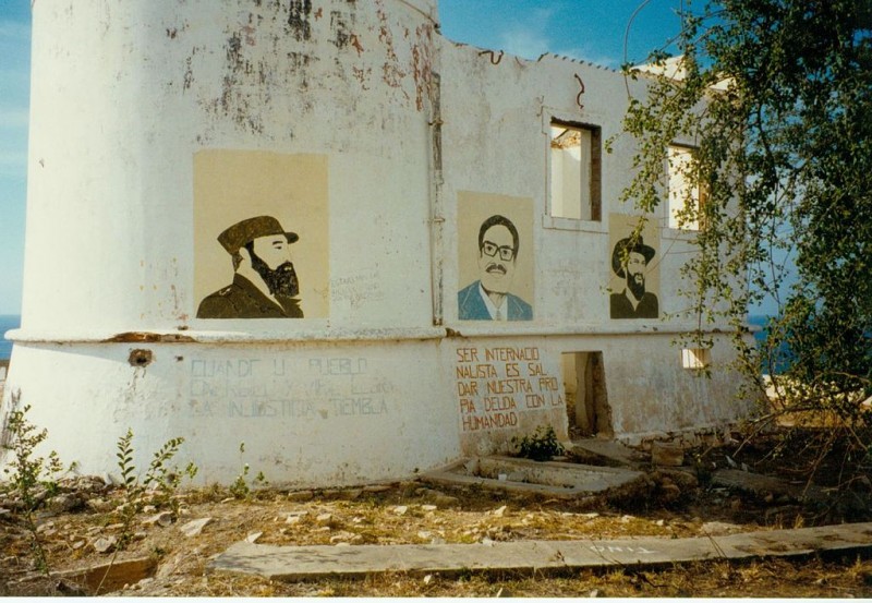 The ruins of Angola's Lobito Lighthouse, photographed in 1995, still bear the portrait of Fidel Castro. Castro sent as many as 30,000 troops to Angola in order to defeat an invasion from South Africa bent on propping up their racist regime and expanding it throughout the southern part of the continent. (Wikimedia / Farol Do Lobito)