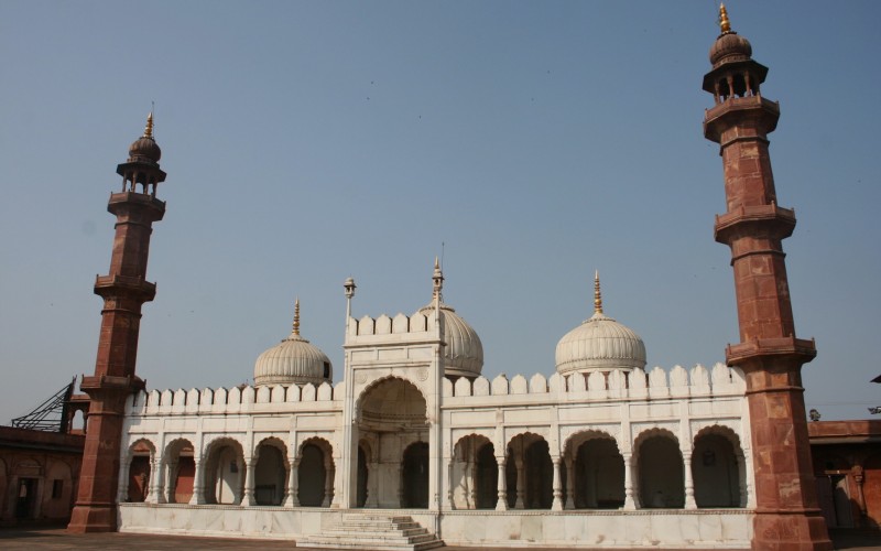 The Moti Mosque in Bhopal, India, built by Skander Begum, and photographed on October 25, 2011. Skander Begum was part of a tradition of progressive female leaders who ruled Bhopal with the aid of Britain.  (Flickr / Nagarjun Kandukuru)