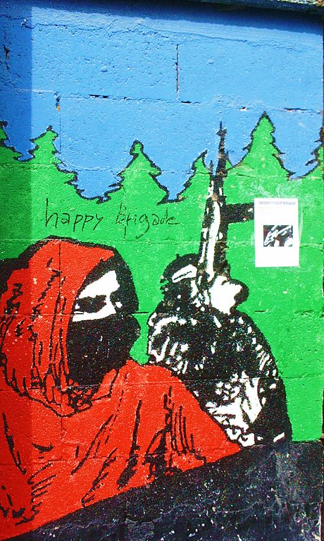 A mural in support of the ETA separatist movement in Durango, Biscay, Spain, photographed on August 14, 2010. (Wikimedia Commons / Baldeadly)