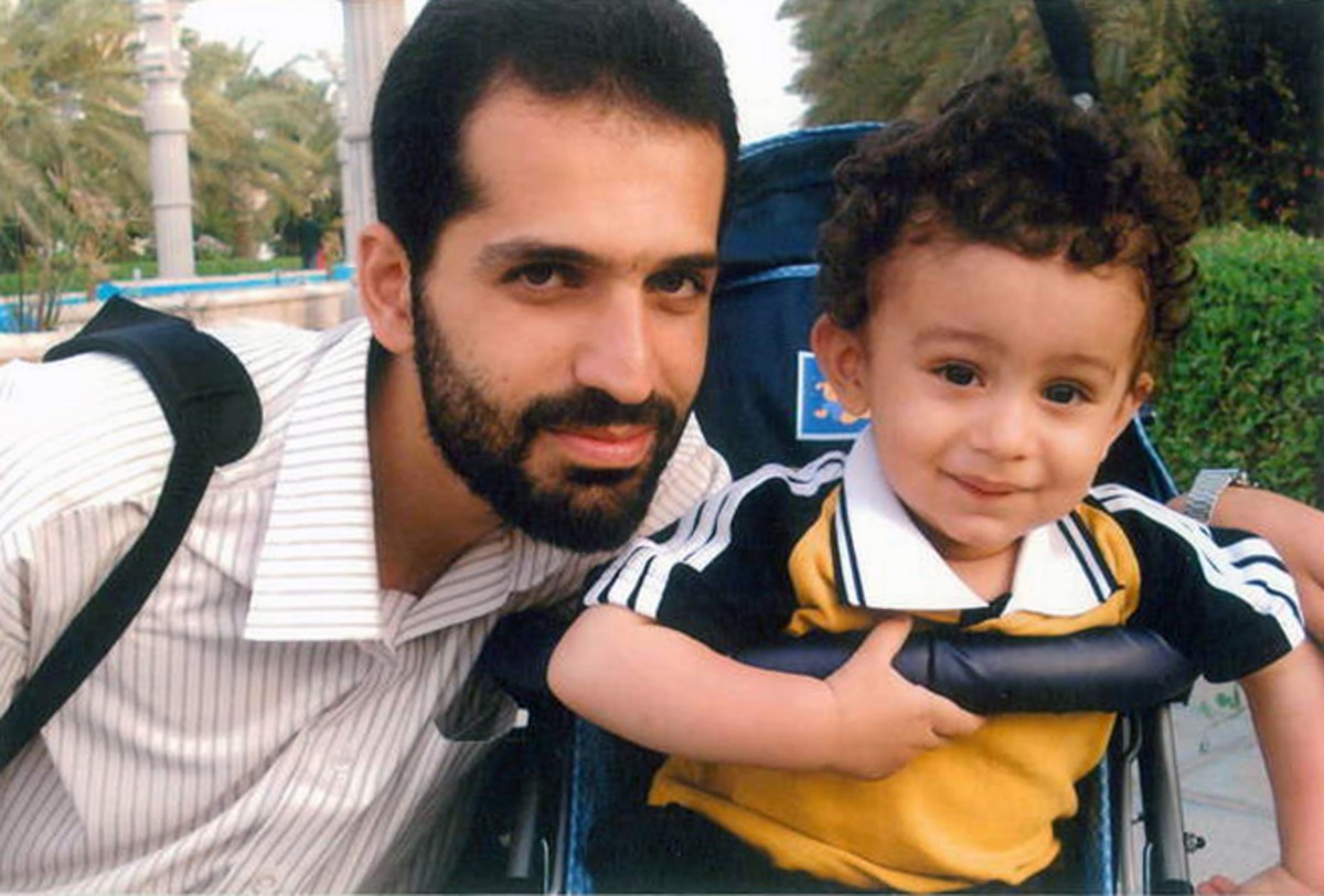 Mostafa Ahmadi Roshan and his son