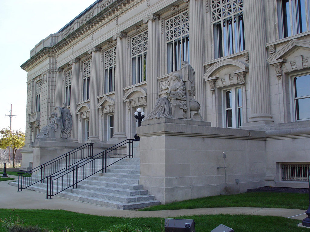 Ill. court allows torture case to proceed