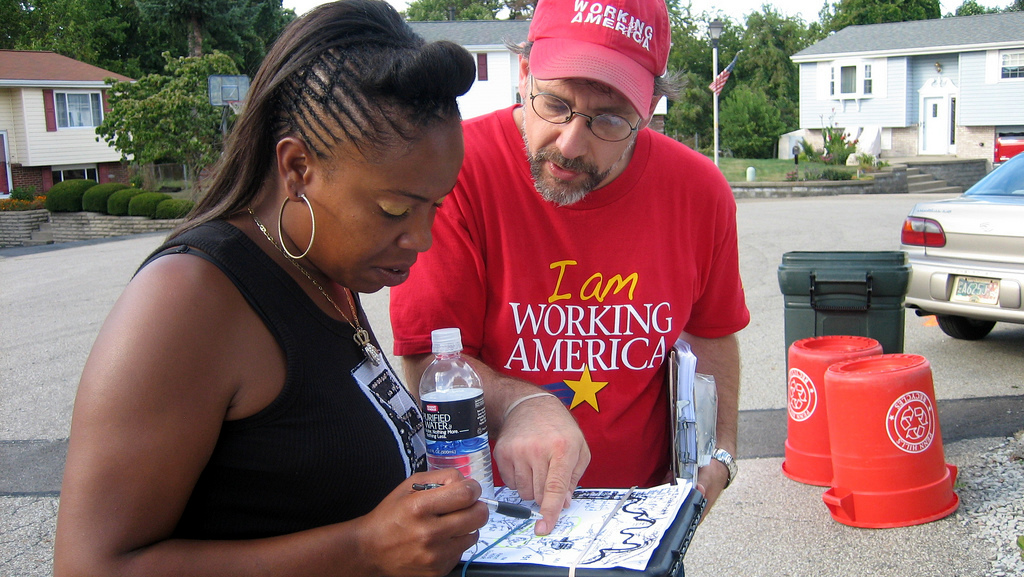 Working America canvassers Ebony Taylor and Dave Ninehouser (photo credit: Molly Theobald)