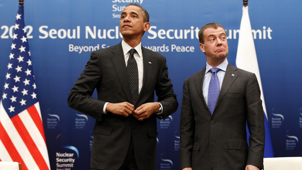 US President Barack Obama, left, during a bilateral meeting with Russian President Dmitry Medvedev, right, in Seoul, South Korea, Monday, March, 26, 2012. (AP Photo/Pablo Martinez Monsivais)