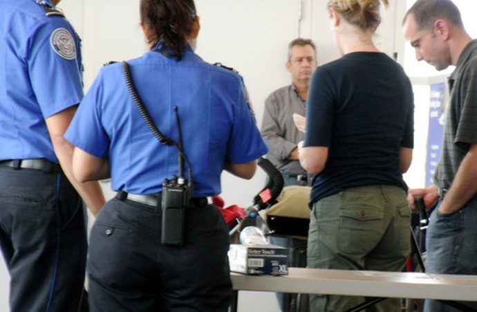 Lawmakers call airport screeners ineffective, rude