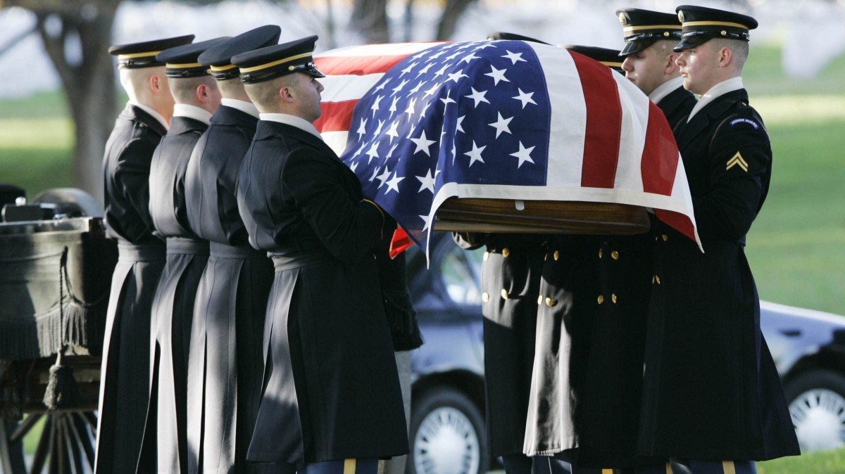 Honor guard carry the coffin of a U.S. Army member during a funeral ceremony at Arlington National Cemetery in Arlington, Va. (AP Photo/Manuel Balce Ceneta)