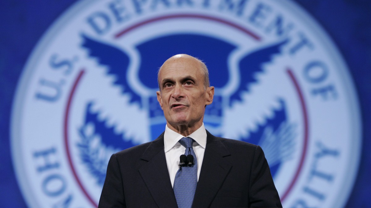 Homeland Security Secretary Michael Chertoff speaks about cybersecurity at the RSA conference in San Francisco, Tuesday, April 8, 2008. (AP Photo/Paul Sakuma)