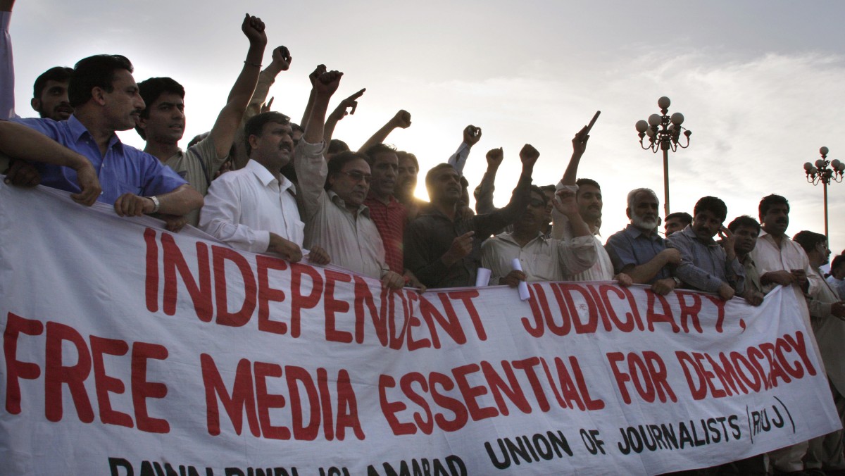 Pakistani journalists and members of civil society chant slogans during a rally to mark the World Press Freedom Day, Saturday May 3, 2008 in Islamabad, Pakistan. (AP Photo/Anjum Naveed)