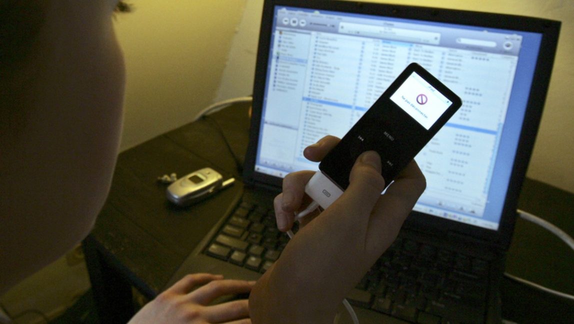 Internet Use To Be Utilized Against Consumers As Anti-Piracy Program Set To Begin In US