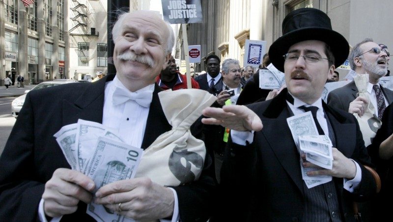 Analysis: America’s Middle Class Falters As Nation’s Richest Rise