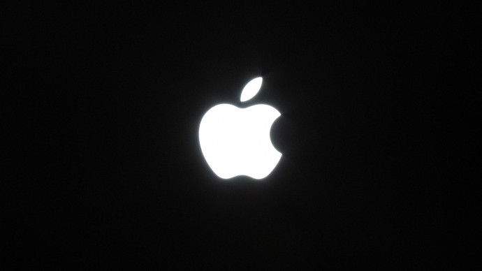 A Senate investigation has found Apple Inc. (logo pictured) dodging taxes in a manner that calls the U.S. tax code into question. (Photo/Szilveszter Farkas via Flickr)