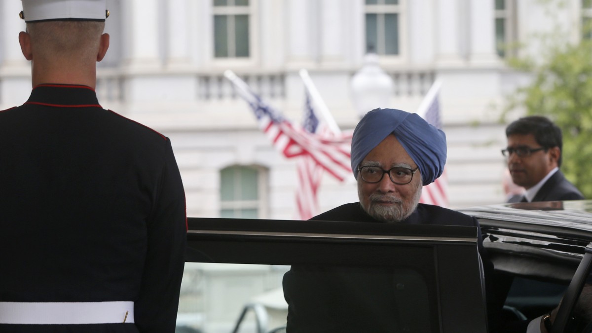 India's Prime Minister Manmohan Singh arrives at the West Wing of the White House in Washington, Friday, Sept. 27, 2013. (AP Photo/Charles Dharapak)