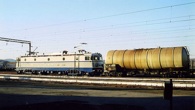 A photo taken of a train transporting oil. (Photo/Felix O via Flickr)
