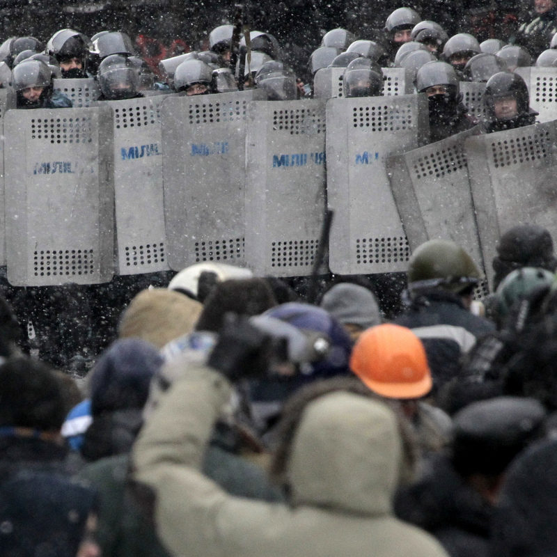 Ukrainian Leader Snubs Talks Amid Street Clashes