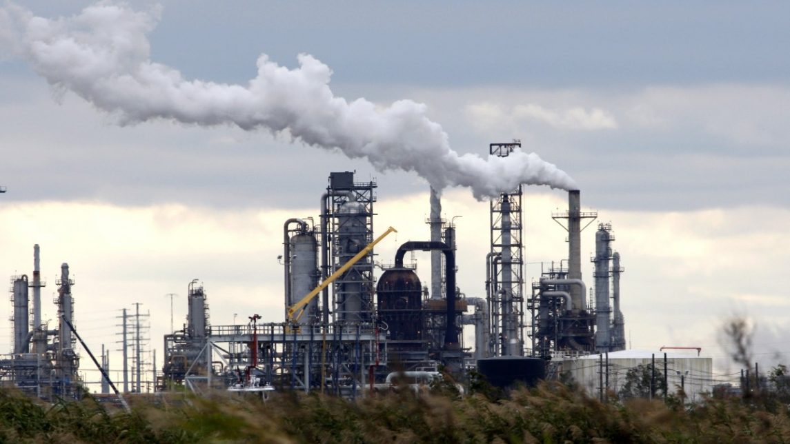 Former EPA Officials Sue EPA Over Failure To Enforce Air Pollution Rules