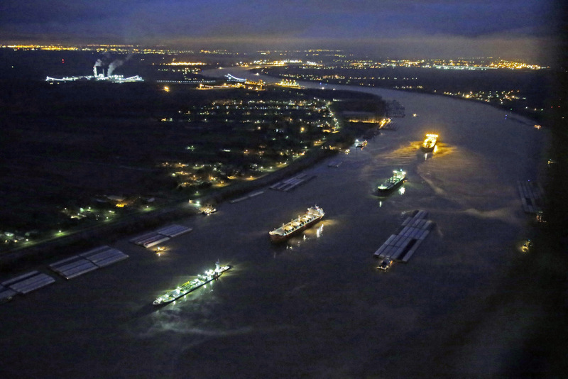 river traffic is halted along the Mississippi River between New Orleans and Vacherie, La.