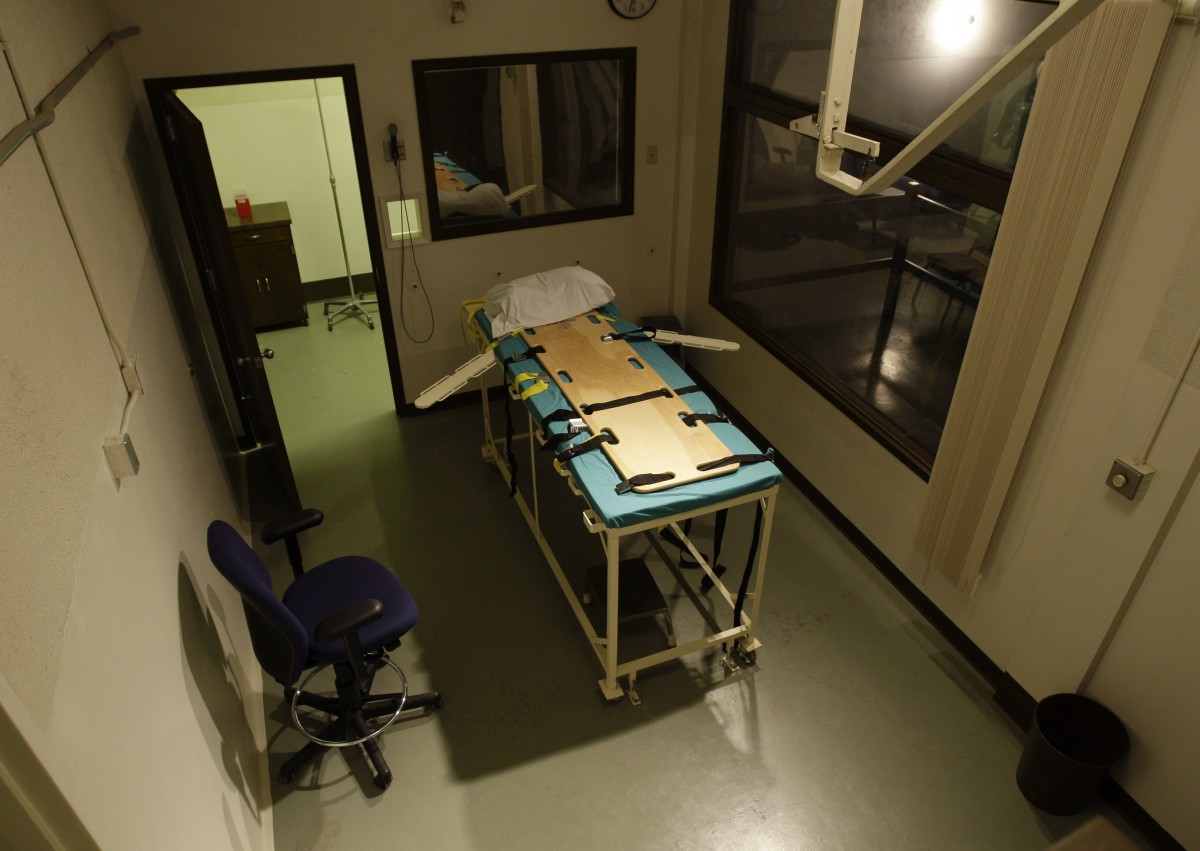 The execution chamber at the Washington State Penitentiary is shown with the witness gallery behind glass at right, in Walla Walla, Wash.