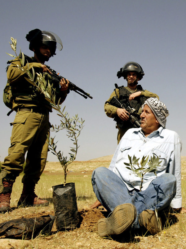 WATCH: Israeli Forces Shoot Palestinian Photographer In West Bank