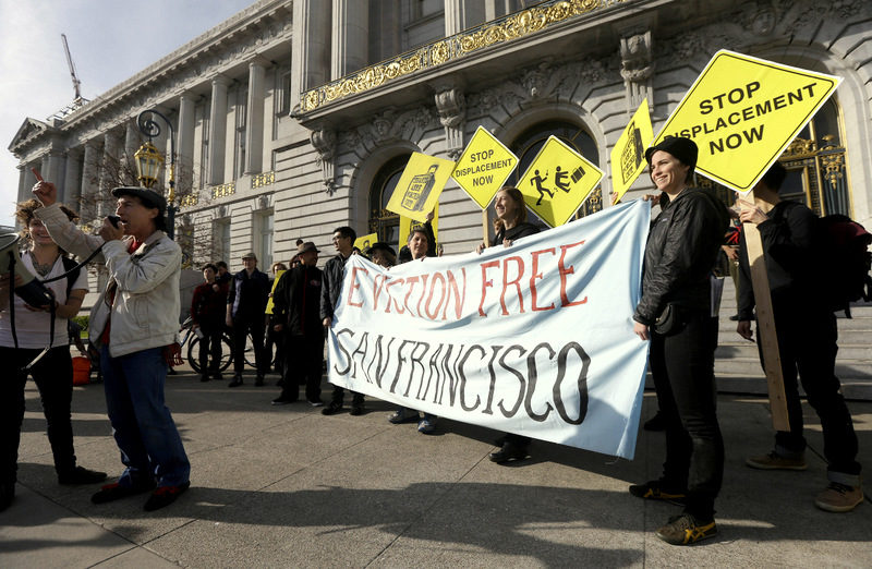 Commuter Buses For Tech Workers Inflame San Francisco Housing Rights Activists