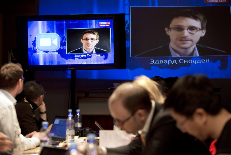 Vladimir Putin, Edward Snowden