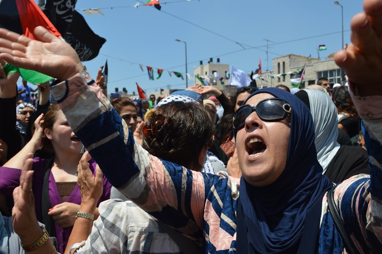 Mourner cries out in anger at Mohammed Abu Khdeir's death. (Sheren Khalel)