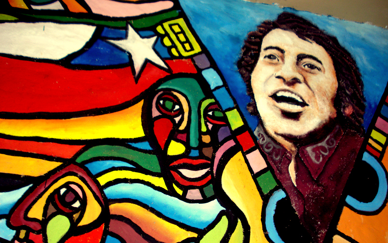A mural depicting Victor Jara, one of the founders of the nueva canción movement. 