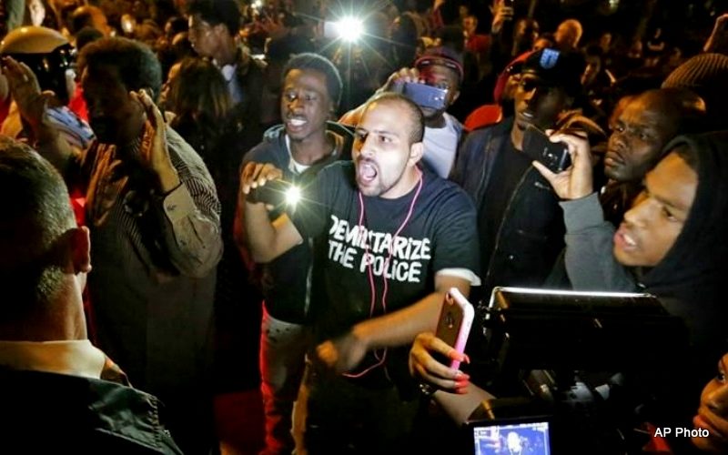 Off-Duty St. Louis Cop Kills Black Man Near Ferguson, Reigniting Protests