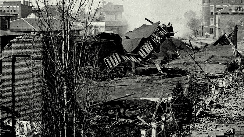 Atlanta_first_union_station_in_ruins_1864