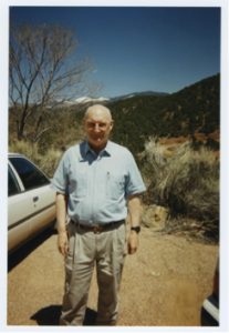 Andrew 'Yoda' Marshall, jefe de la Oficina de Evaluación de la Red (ONA) del Pentágono y copresidente del Foro Highlands, en uno de los primeros eventos de Highlands en 1996 en el Instituto Santa Fe. Marshall se jubila a partir de enero de 2015