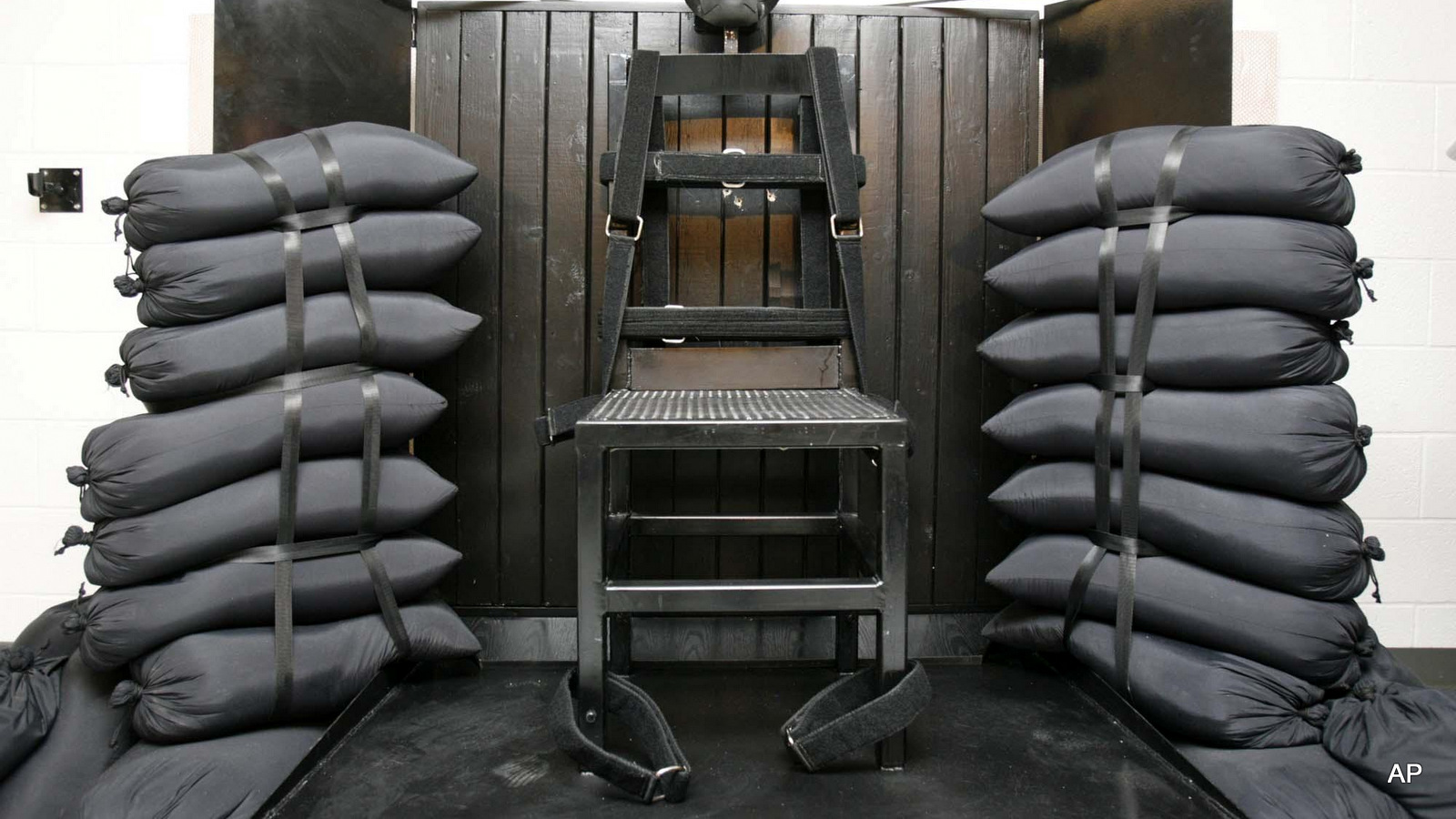 firing squad execution chamber