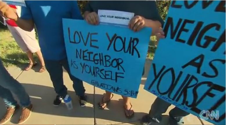Image pulled from CNN video of counter protests at the anti-Islam rally in Phoenix, Arizona.