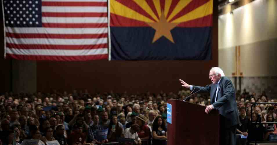 Bernie Sanders speaks to a crowd of 11,000 in Phoenix, Arizona on Saturday, July 18, 2015. (Photo: Gage Skidmore/flickr/cc)