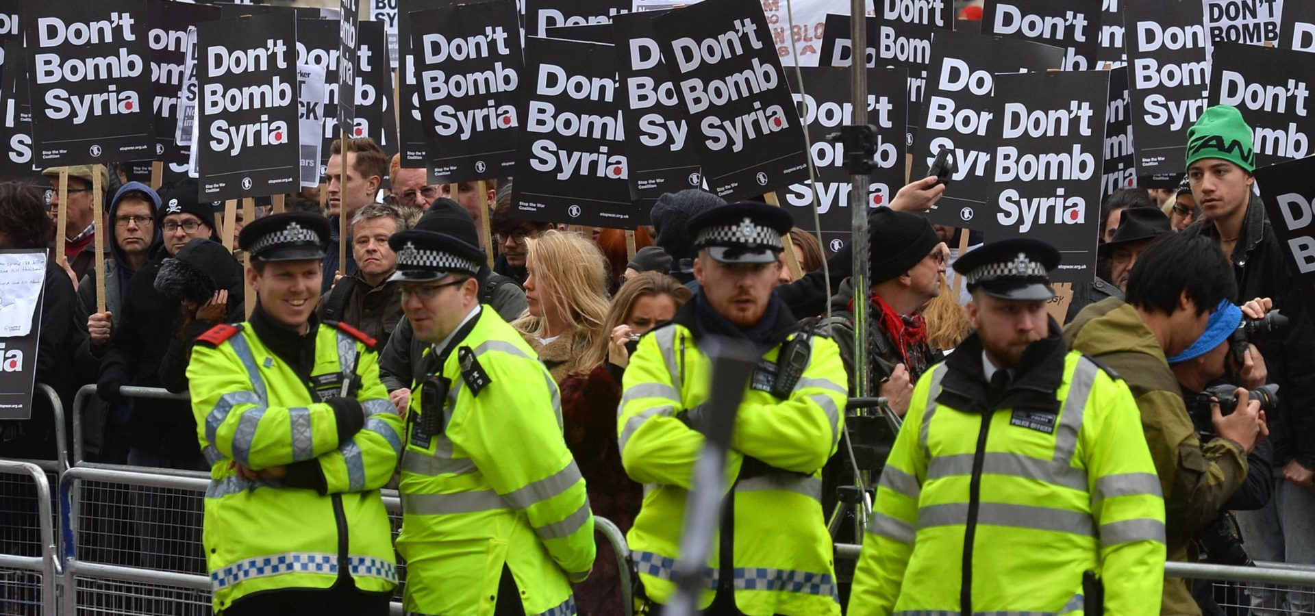 Demonstrators protest against British bombing of Syria outside Downing Street in London, Britain, 28 November 2015. (Hannah McKay/PA)