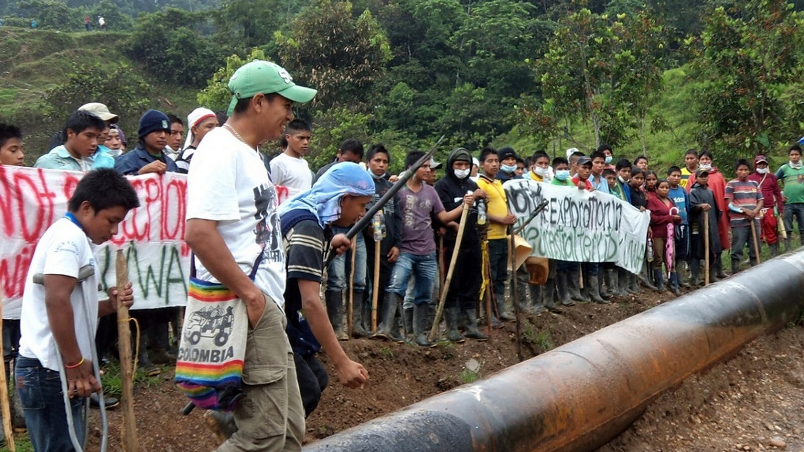 U'was along the Caño Limon-Covenas oil pipeline running through their ancestral territory. Photograph: Asou'wa