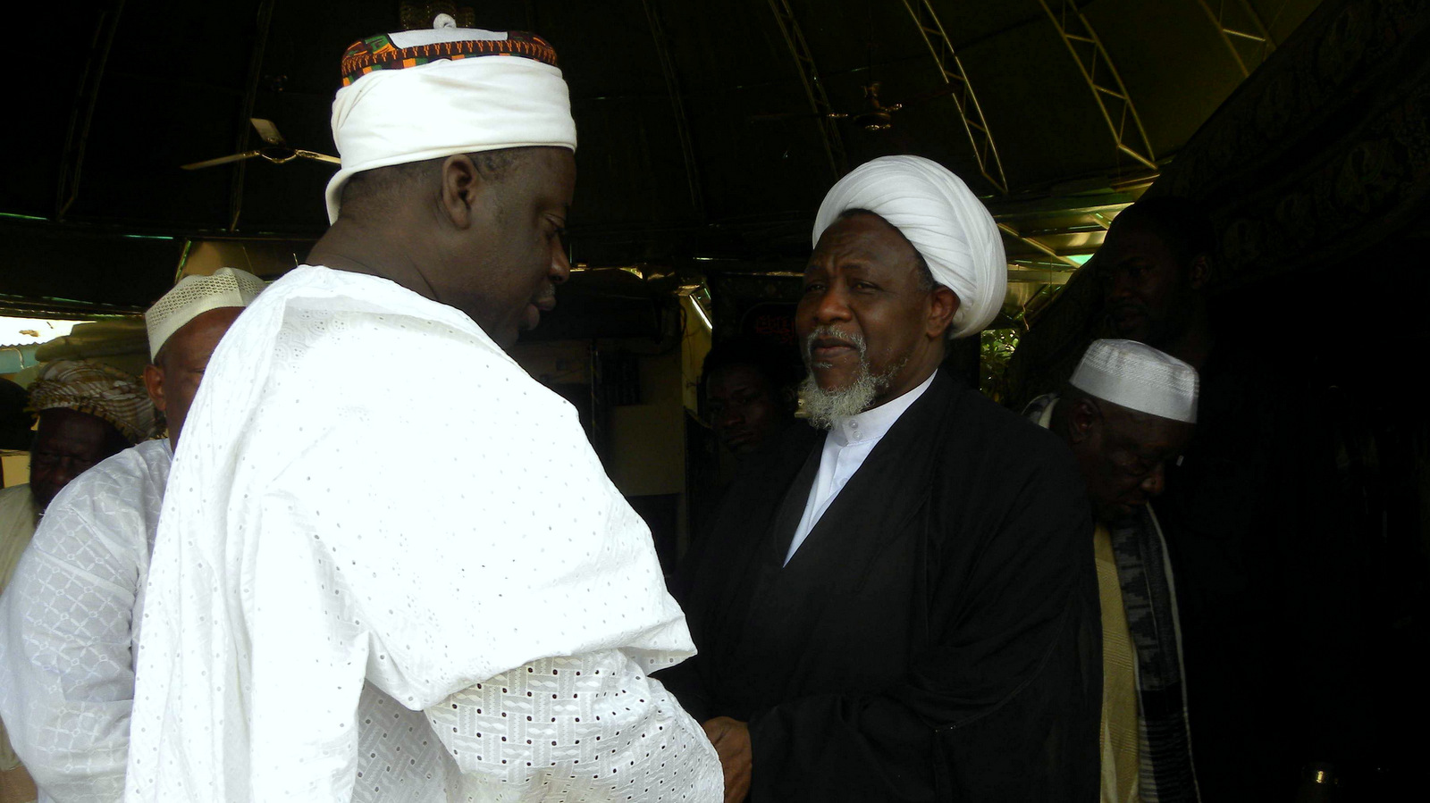 Ibrahim Zakzaky (pictured right) meets with Nigerian community leaders. (photo: Islamic Movement in Nigeria)