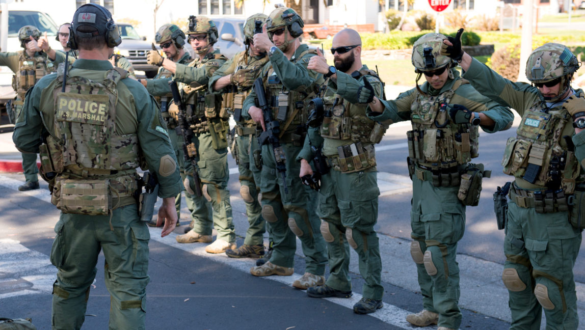 US Marshals conduct training is Oakland, California. (Photo: Shane T. McCoy/US Marshals)