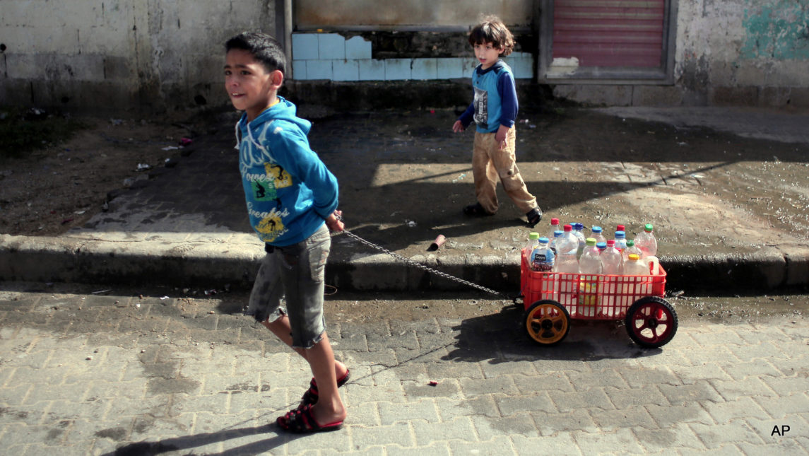 Israeli Soldiers Destroy UNICEF Drinking Water Pipeline