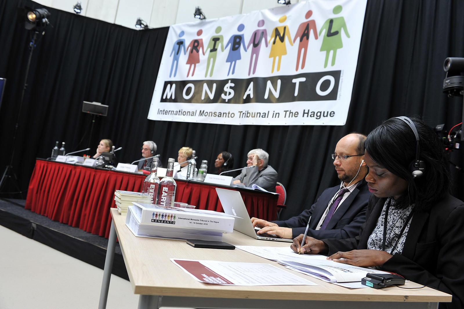 Judges, witnesses and experts gather for the first session of the People's Assembly, the hearings of the Monsanto Tribunal at the Hague in the Netherlands. (Photo: Monsanto Tribunal Follow/flickr/cc)