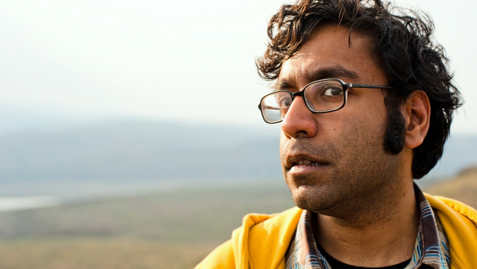 Comedian Hari Kondabolu grabs audiences with sketches on race, identity and politics. (Photo:: Kyle Johnson/Courtesy of Hari Kondabolu)