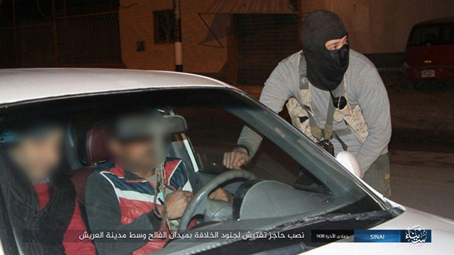 Photos Surface Allegedly Showing ISIS Checkpoints In Egypt’s Sinai
