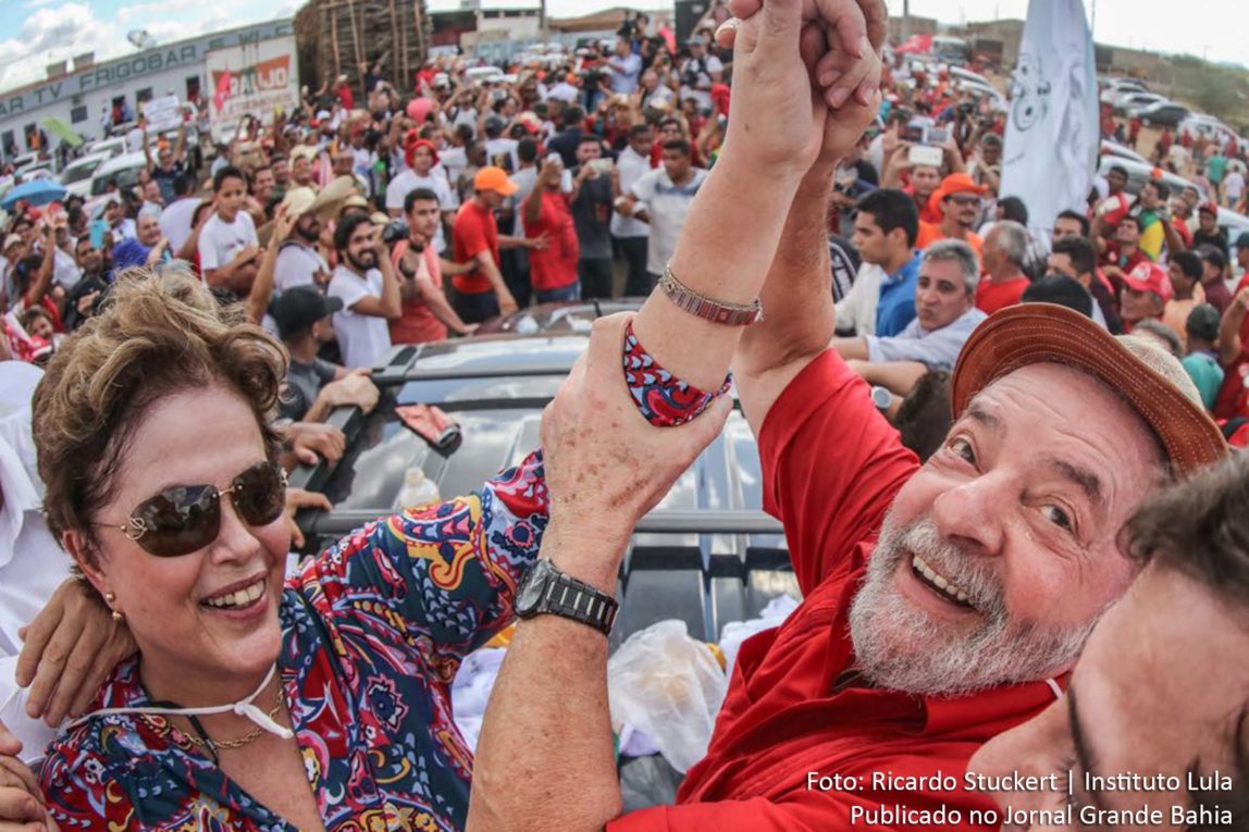 Former Brazilian presidents Luiz Inacio Lula da Silva (L) and Dilma Rousseff wave to supporters in Monteiro, Paraiba state, Brazil, March 19, 2017. (Photo: Ricardo Stuckert/Instituto Lula)