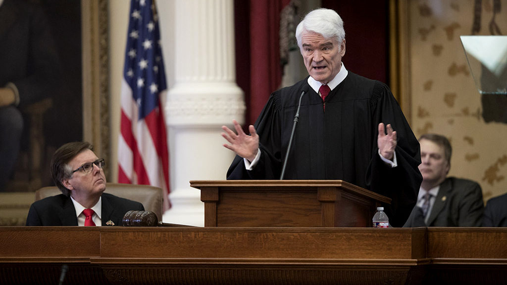 Texas Chief Justice Nathan Hecht presents his State of the Judiciary speech to a joint session of the 85th Texas Legislature. (Photo: Bob Daemmrich/Texas Tribune)