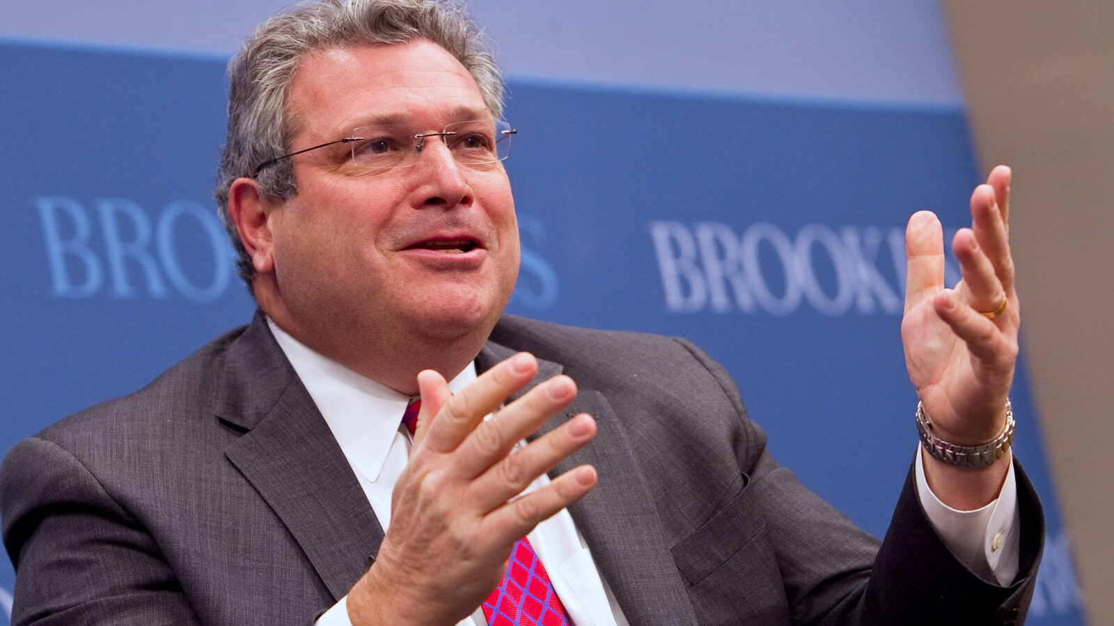 Neo-conservative stategist Robert Kagan speaks at a Brookings Institute event.