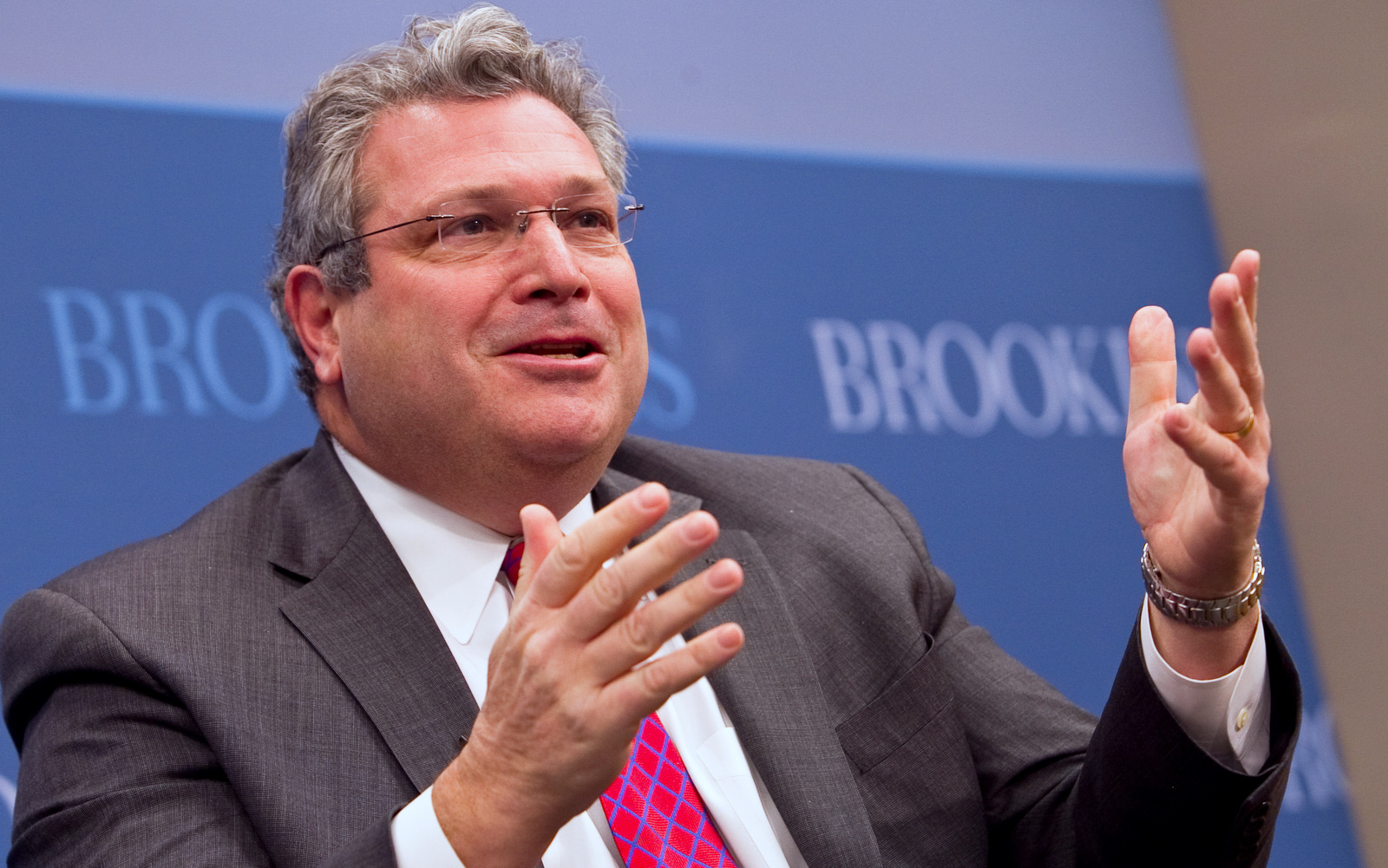 Neo-conservative stategist Robert Kagan speaks at a Brookings Institute event.