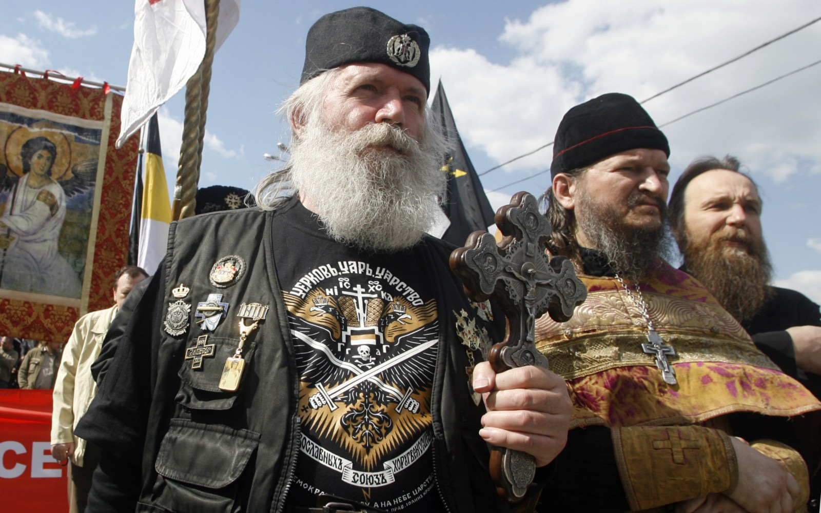 Alexander Dugin, the leader of the Eurasian Movement (far right) takes part in a Russian nationalists’ rally in support of Serbia in Moscow, Russia, Sunday, April 27, 2008. (Photo: Mikhail Metzel/AP)