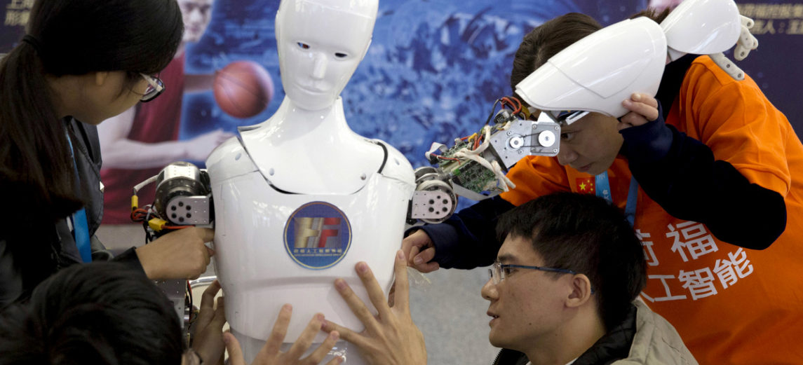 Эксперты по искусственному интеллекту предупреждают о «будущем дистопии с роботами, летающими вокруг убийства всех»,