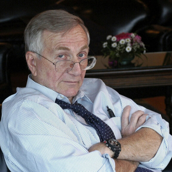 Journalist Seymour Hersh poses for a photo in Italy, on April, 2009. Tania | A3 | Contrasto | Redux