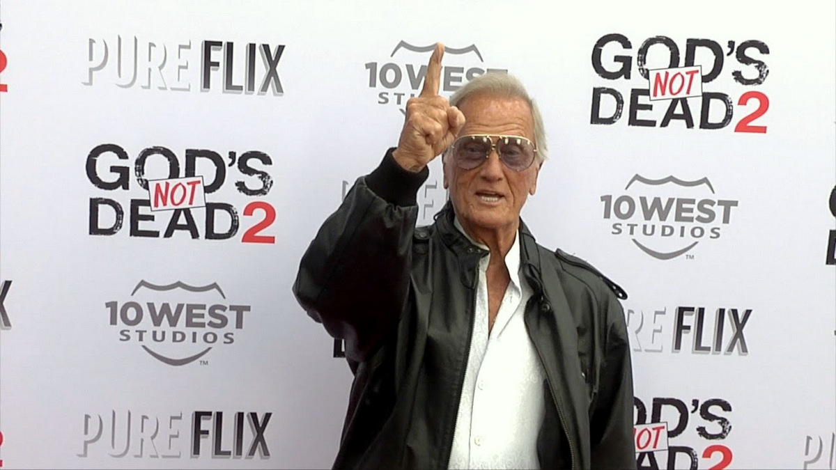 Pat Boone attends the red carpet premier of "God's Not Dead 2." 