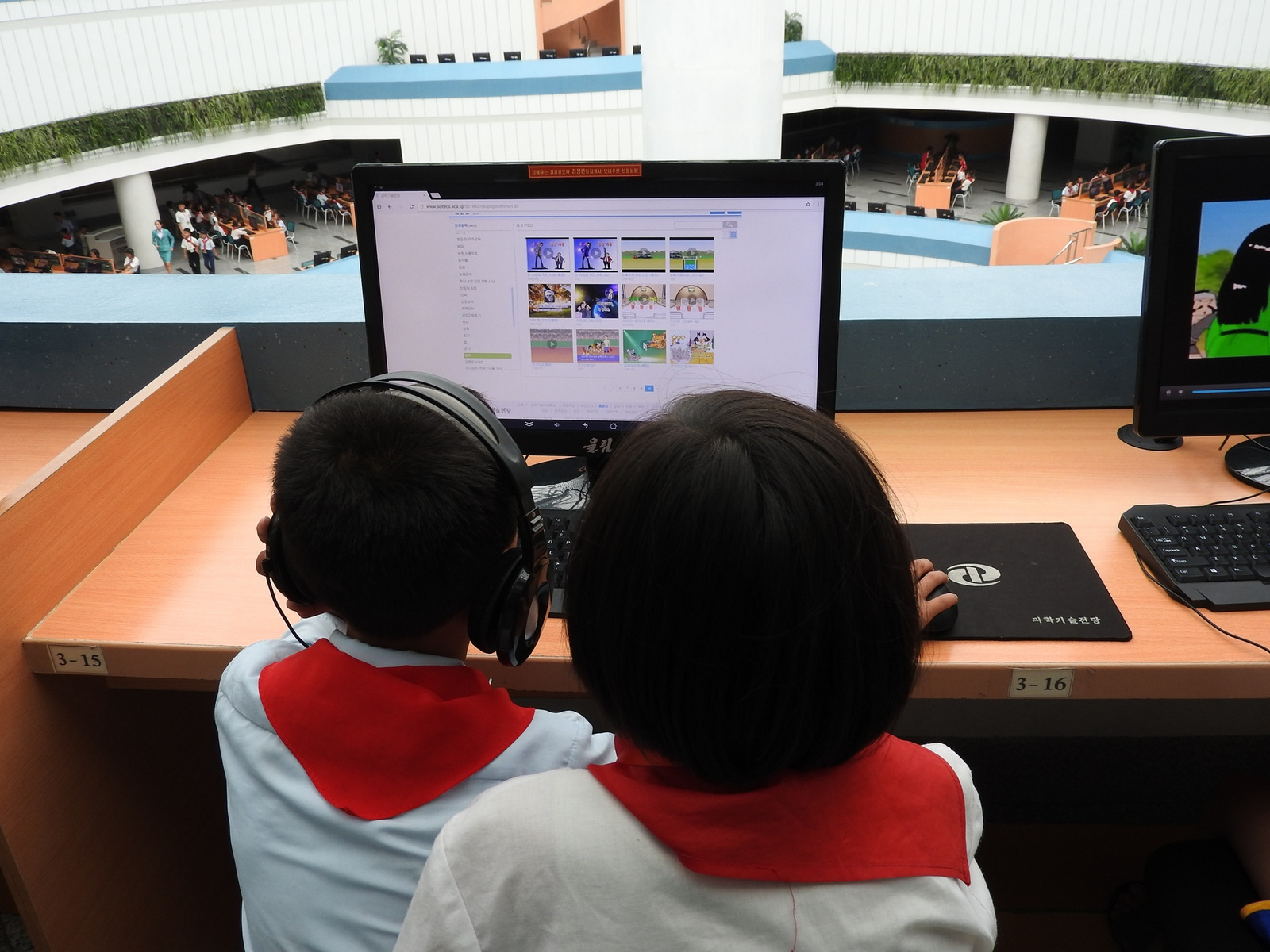  Pyongyang's Science and Technology Center, completed in 2015, is an expansive structure heated by geothermal energy, and with drip irrigation-watered live grass on inside walls. Its more than 3,000 computers are solar powered, the library has books in 12 foreign languages, and a long-distance learning program enables people from around the country to study and earn a degree equivalent to that of in-university studies.